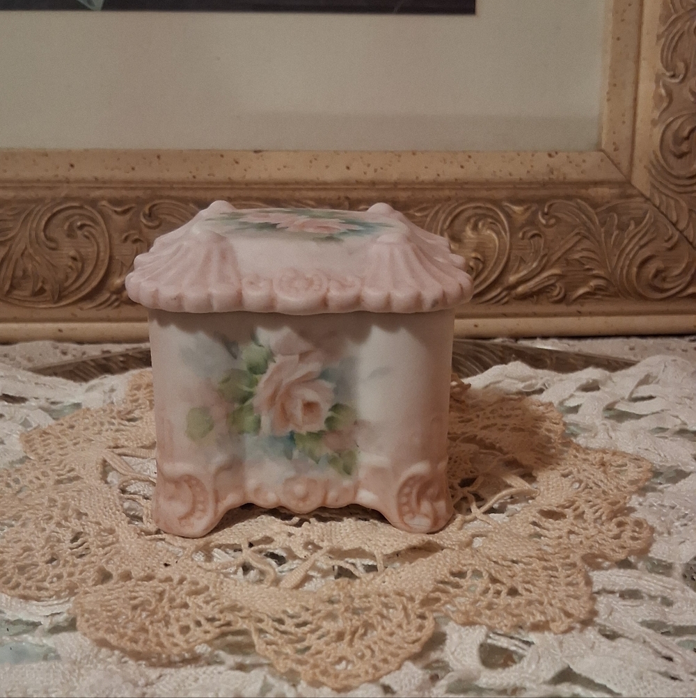 Vintage Floral Porcelain Trinket Box - Pink Rose